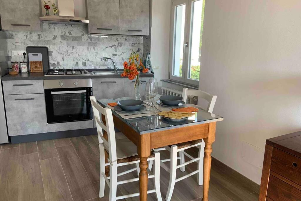 Antica Casa Nel Borgo Apartment Pietrasanta Luaran gambar